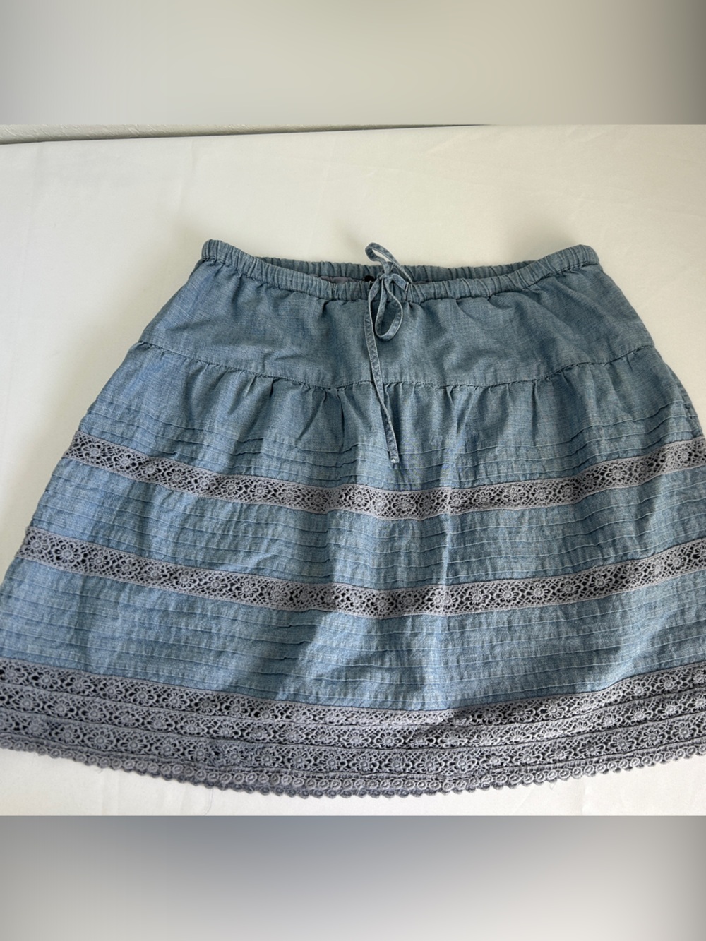 Lucky Brand Chambray Lace Trim Mini Skirt Size M Elastic Waist Boho Cottagecore